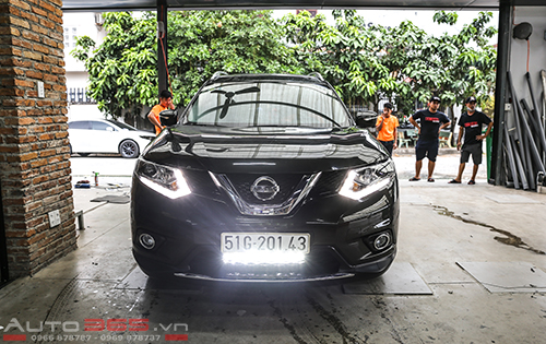Xe Nissan X-trail đen nâng cấp đèn led dã ngoại Ironman 90W - Tăng sáng khi đi dã ngoại
